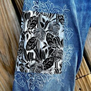 Petite High-Rise Everyday Soft Denim Straight Crops with Scarf-Print Detail